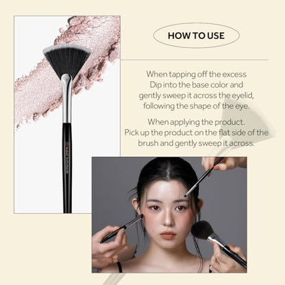 STUDIO17 Small Fan Brush | Professional Makeup Brush with Premium Synthetic Bristles | Flawless Korean Makeup Brush Designed by Artists.