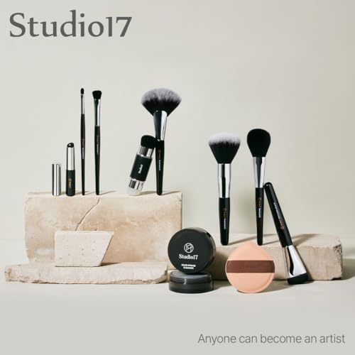STUDIO17 Small Fan Brush | Professional Makeup Brush with Premium Synthetic Bristles | Flawless Korean Makeup Brush Designed by Artists.