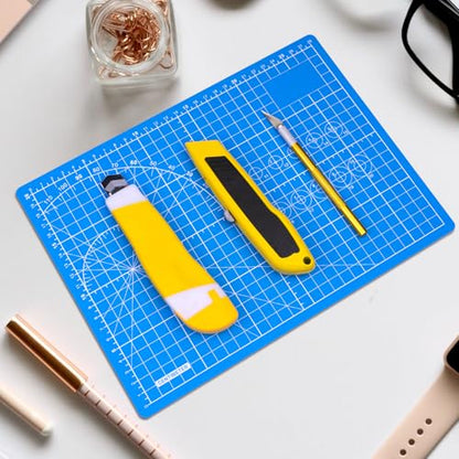 DIYSELF Cutting Mat 8in×6in, Self Healing Cutting Mat, A5 Rotary Cutting Mats for Crafts Sewing Hobby Fabric Project, 5-Ply Craft Cutting Board Double Sided, Craft Mat, Matting & Mounting Materials - color: Blue, size: 8"L x 6"W